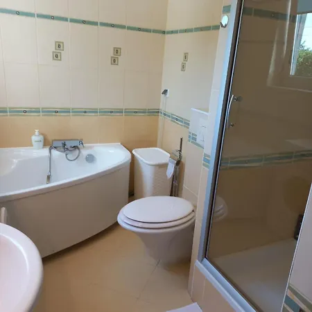 Junona Dom 10 -15 Os Z Ogrodem, Obok Stegna I Jantar, Morze Bez Tlumow Casa vacanze