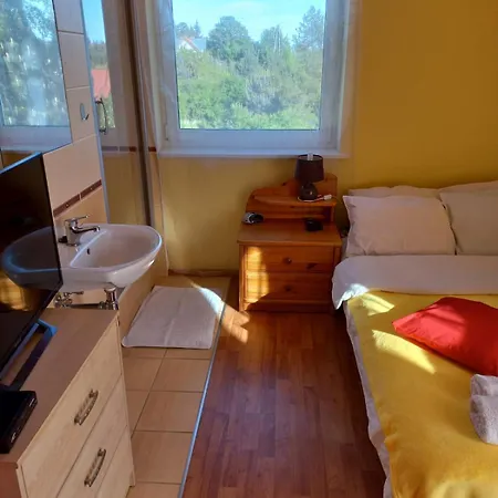 Junona Dom 10 -15 Os Z Ogrodem, Obok Stegna I Jantar, Morze Bez Tlumow Casa vacanze