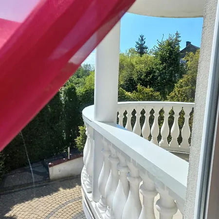 Casa vacanze Junona Dom 10 -15 Os Z Ogrodem, Obok Stegna I Jantar, Morze Bez Tlumow *
