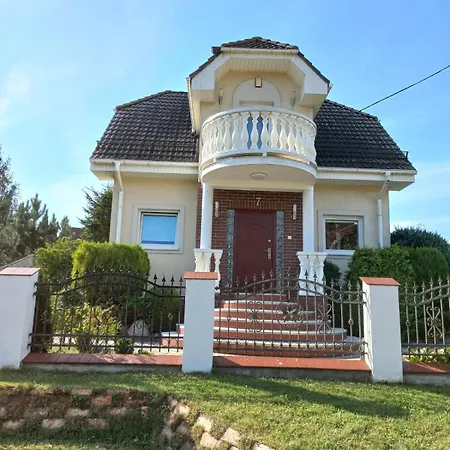 Holiday home Junona Dom 10 -15 Os Z Ogrodem, Obok Stegna I Jantar, Morze Bez Tlumow