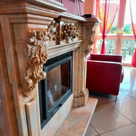 Junona Dom 10 -15 Os Z Ogrodem, Obok Stegna I Jantar, Morze Bez Tlumow Holiday home Junoszyno