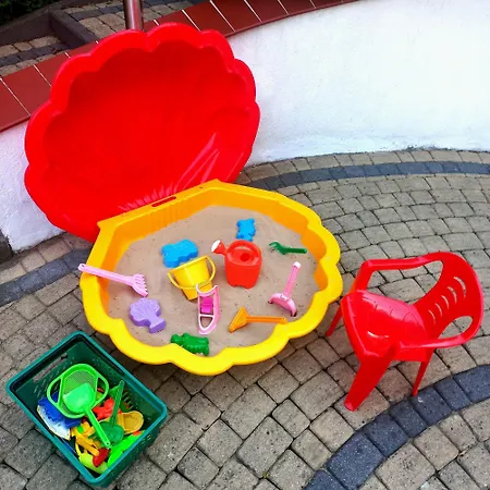 Casa vacanze Junona Dom 10 -15 Os Z Ogrodem, Obok Stegna I Jantar, Morze Bez Tlumow *