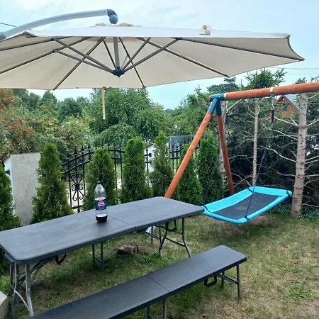 Junona Dom 10 -15 Os Z Ogrodem, Obok Stegna I Jantar, Morze Bez Tlumow *